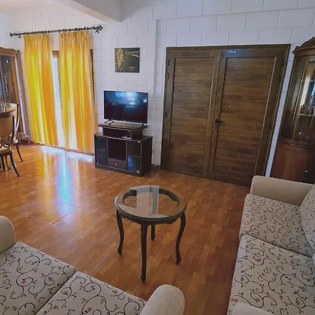 Pernera House Ferienhaus *
